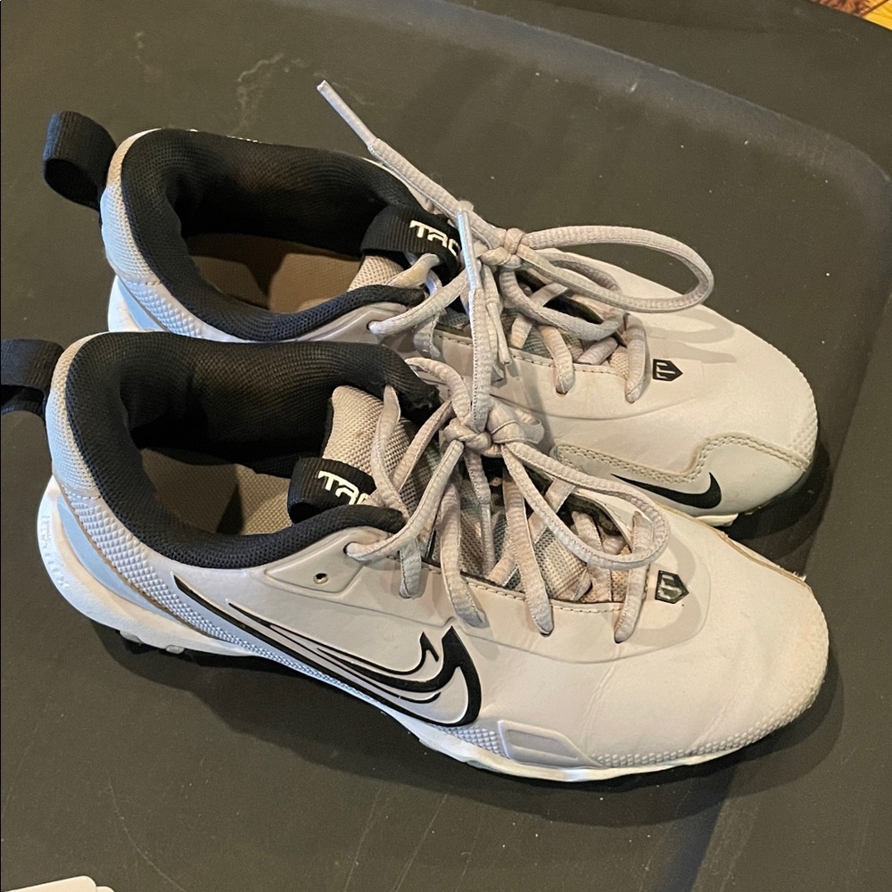 Nike Kids' White and Black Sneakers cleats